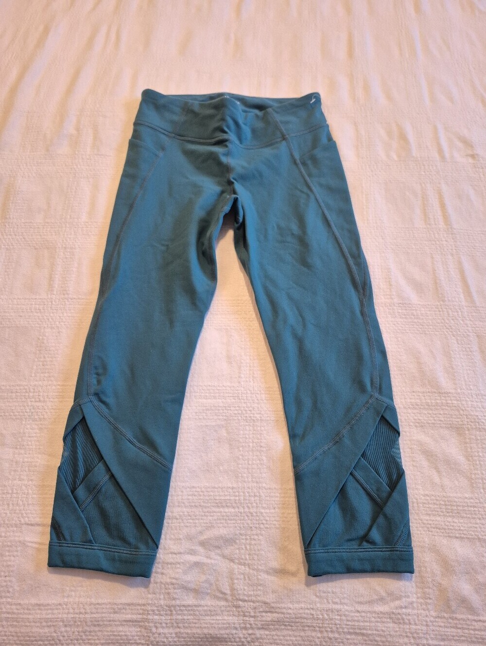 Athleta girls Large or 12 teal legging cropped VGUC